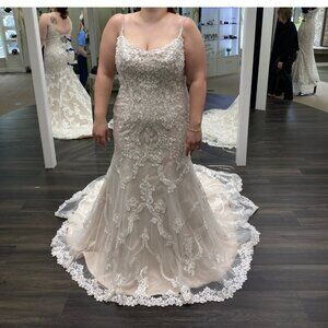 Maggie Sottero Wedding Dress Size 20